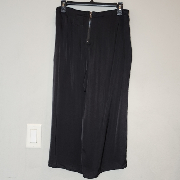 NWT Chaser Wideleg Crop Blacl Lightweight Flowy Pants Size Medium. - Picture 8 of 13